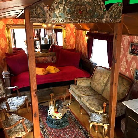 ויצנהאוזן Historischer Zirkuswagen Mit Terrasse Und Blick Ins Gruene מראה חיצוני תמונה