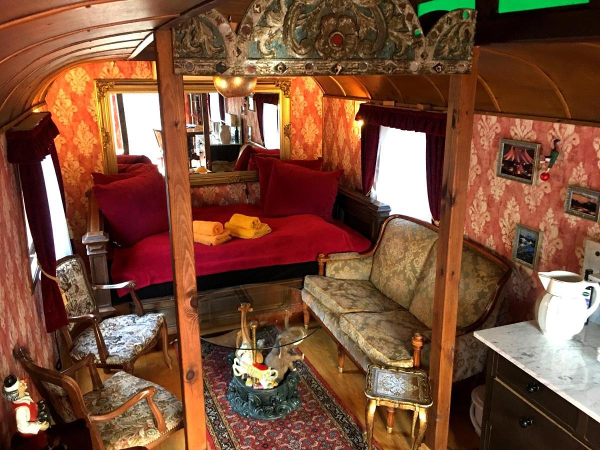 ויצנהאוזן Historischer Zirkuswagen Mit Terrasse Und Blick Ins Gruene מראה חיצוני תמונה